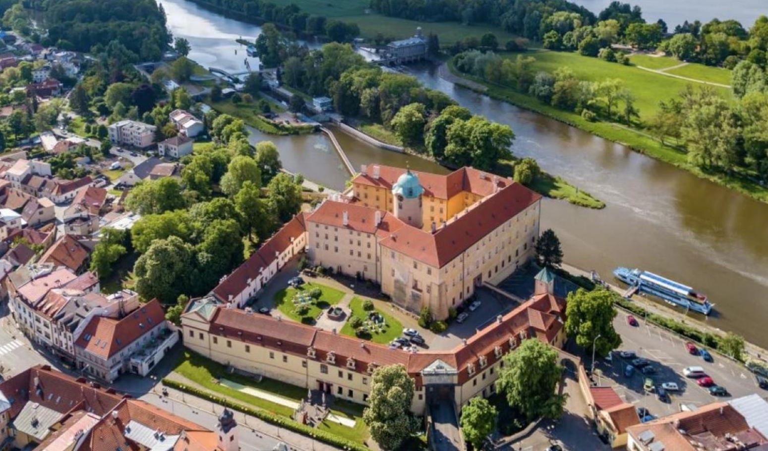 Apartment Spa And Fontain Подебрады Экстерьер фото